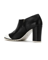 Черно-белые кожаные ботильоны от Mara Mac