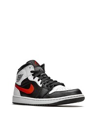 Мужские черно-белые кожаные высокие кеды от Jordan