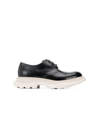 Черно-белые кожаные туфли дерби от Alexander McQueen