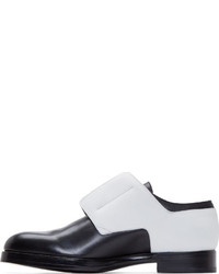 Черно-белые кожаные туфли дерби от Pierre Hardy