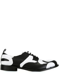 Черно-белые кожаные туфли дерби от Comme des Garcons