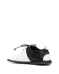 Черно-белые кожаные туфли дерби от Marsèll