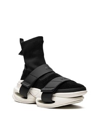 Мужские черно-белые кроссовки от Balmain