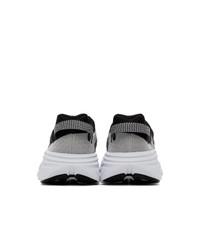 Мужские черно-белые кроссовки от Hoka One One
