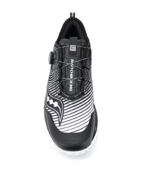 Мужские черно-белые кроссовки от White Mountaineering