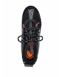 Мужские черно-белые кроссовки от Versace