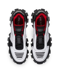 Мужские черно-белые кроссовки от Prada