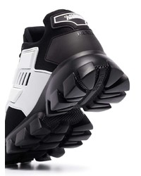 Мужские черно-белые кроссовки от Prada