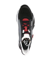 Мужские черно-белые кроссовки от Fendi