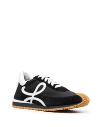 Мужские черно-белые кроссовки от Loewe