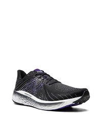 Мужские черно-белые кроссовки от New Balance