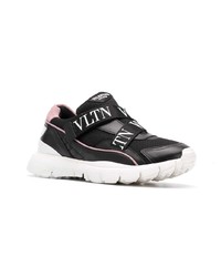 Женские черно-белые кроссовки от Valentino