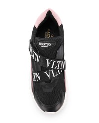 Женские черно-белые кроссовки от Valentino