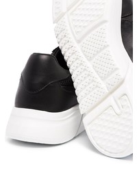 Мужские черно-белые кроссовки от Axel Arigato