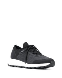 Мужские черно-белые кроссовки от Prada