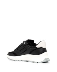 Мужские черно-белые кроссовки от Bally