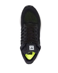 Мужские черно-белые кроссовки от Veja