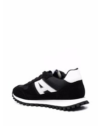 Мужские черно-белые кроссовки от Axel Arigato