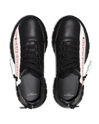 Мужские черно-белые кроссовки от Givenchy