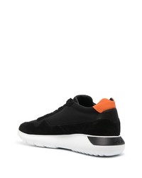 Мужские черно-белые кроссовки от Hogan