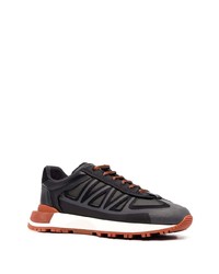 Мужские черно-белые кроссовки от Maison Margiela