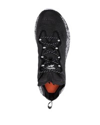 Мужские черно-белые кроссовки от Reebok