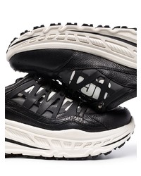 Мужские черно-белые кроссовки от White Mountaineering