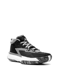 Мужские черно-белые кроссовки от Jordan