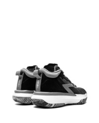 Мужские черно-белые кроссовки от Jordan