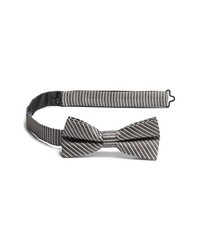 Черно-белый галстук-бабочка в вертикальную полоску