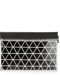Черно-белый кожаный клатч с геометрическим рисунком от Victoria Beckham