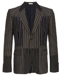 Мужской черно-белый пиджак в вертикальную полоску от Alexander McQueen
