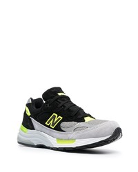 Мужские черно-серебряные кроссовки от New Balance