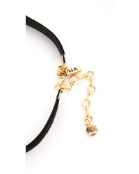 Черное бархатное колье от Vanessa Mooney