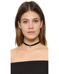 Черное бархатное колье от Dannijo