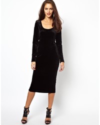 Черное бархатное платье-миди от Glamorous