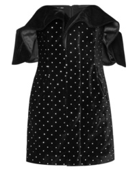 Черное бархатное платье прямого кроя с украшением