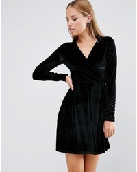 Черное бархатное платье с пышной юбкой от Asos
