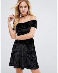 Черное бархатное платье с пышной юбкой от Motel