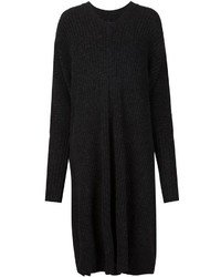 Черное вязаное платье-свитер