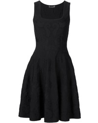 Черное вязаное платье от Alexander McQueen