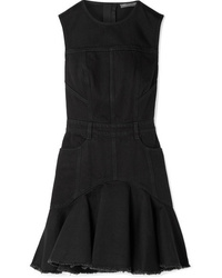Черное джинсовое платье прямого кроя от Alexander McQueen