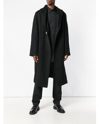 Черное длинное пальто от Yohji Yamamoto