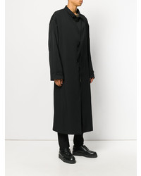 Черное длинное пальто от Yohji Yamamoto