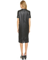 Черное кожаное платье прямого кроя c бахромой от Cédric Charlier