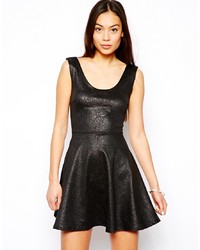 Черное кожаное платье с плиссированной юбкой от Club L