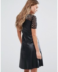 Черное кожаное платье с плиссированной юбкой от Vero Moda
