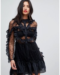 Черное коктейльное платье с рюшами от Stevie May