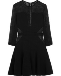Черное кружевное коктейльное платье от Elie Saab