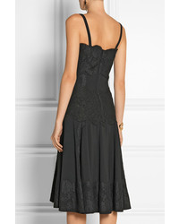 Черное кружевное коктейльное платье от Dolce & Gabbana